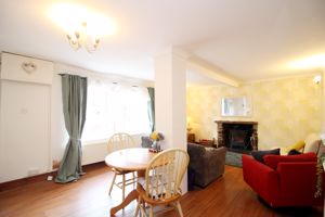 Lounge- click for photo gallery